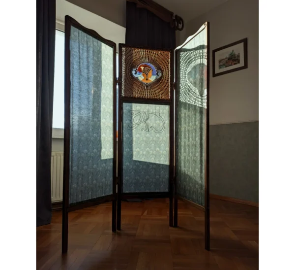 A&D Art Nouveau Room divider for studio apartment by the Masriera Brothers of Barcelona: weaved wooden folding screen - Image 9