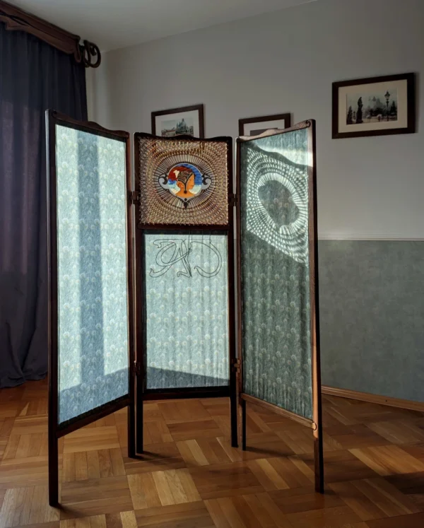 A&D Art Nouveau Room divider for studio apartment by the Masriera Brothers of Barcelona: weaved wooden folding screen - Image 8